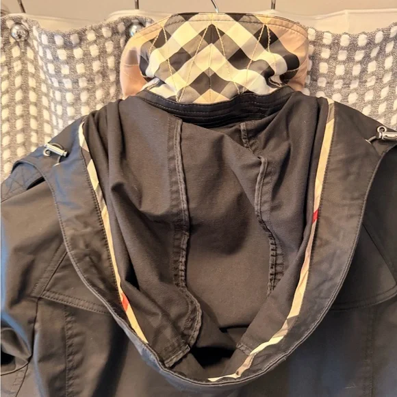 Burberry Bowpark Trench, EUC- US Size 14 OFFERS ACCEPTED - Picture 7 of 9